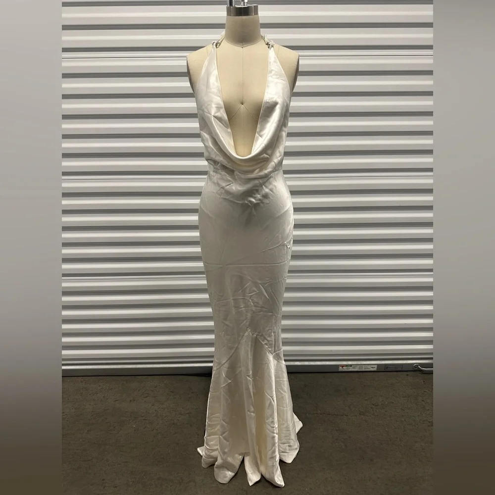 Retrofete Eve Crystal Halter Low Back Maxi Gown White - Picture 3 of 9